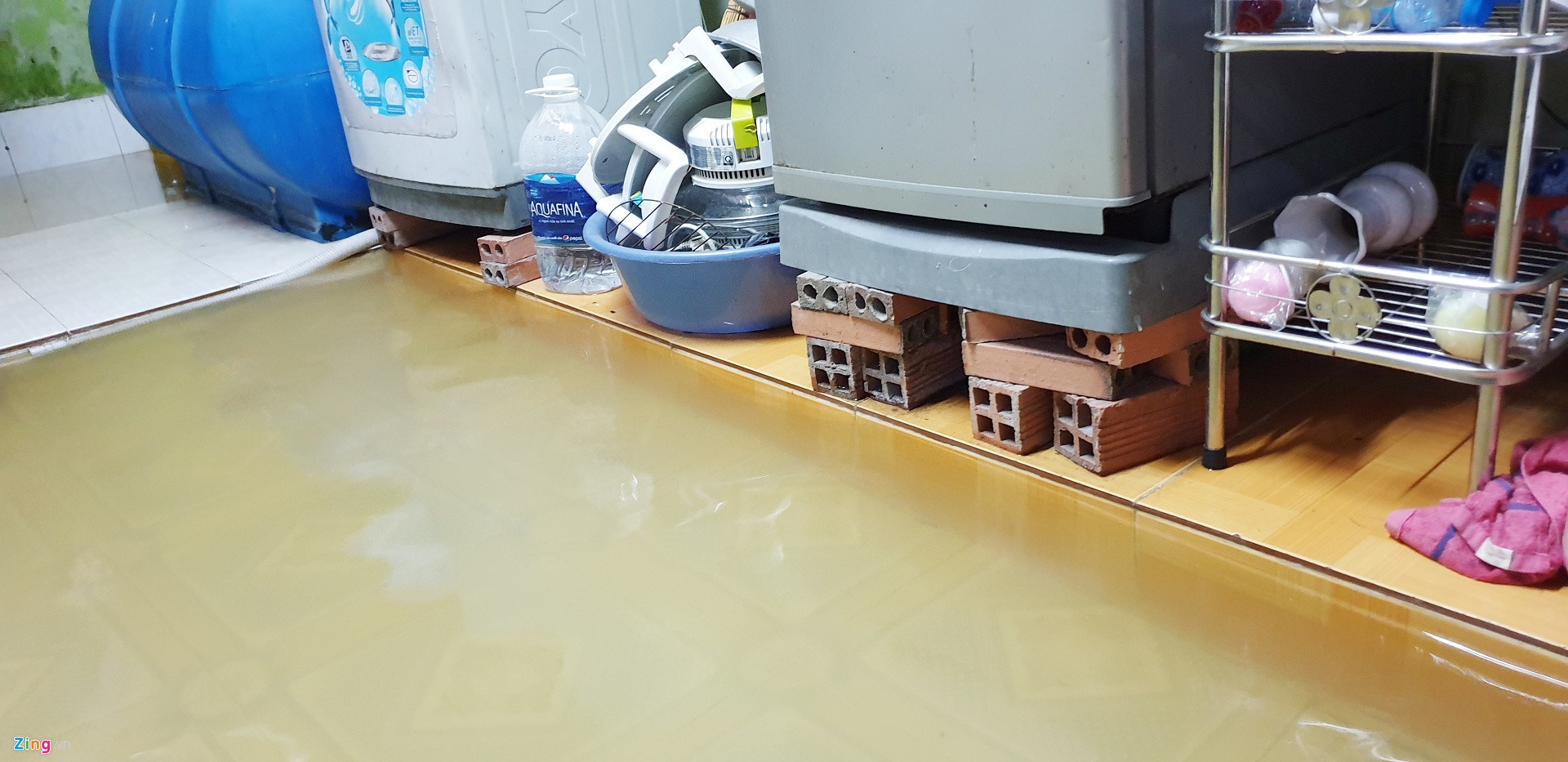 Người Sài Gòn mất ngủ, trắng đêm canh triều cường