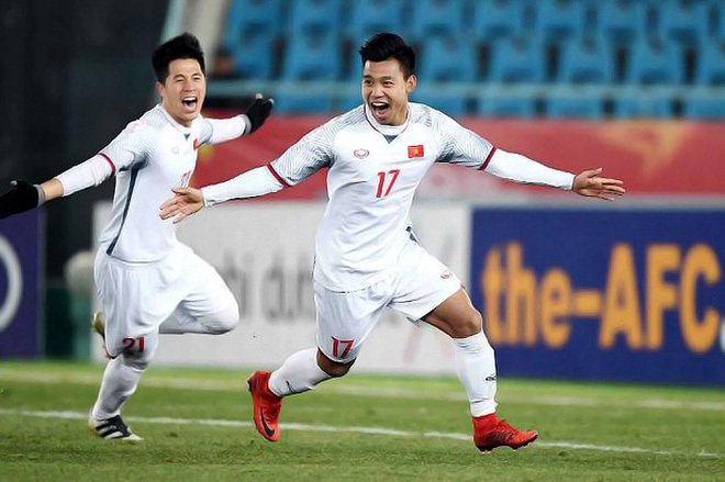 Bầu Đức lệnh đưa ngay Văn Thanh sang Hàn Quốc phẫu thuật