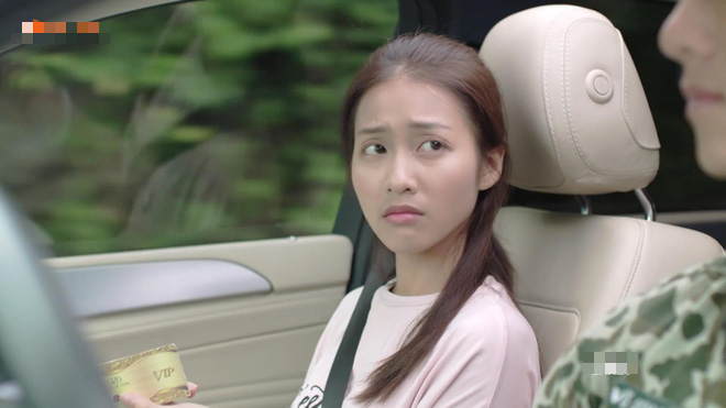 Phim Hậu Duệ Mặt Trời tập 11-12: Cuối cùng thì Đại úy cũng được hôn bác sĩ...trong nhà ăn