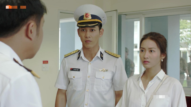 Phim Hậu Duệ Mặt Trời tập 11-12: Cuối cùng thì Đại úy cũng được hôn bác sĩ...trong nhà ăn