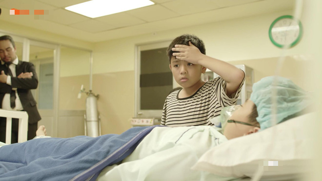 Phim Hậu Duệ Mặt Trời tập 11-12: Cuối cùng thì Đại úy cũng được hôn bác sĩ...trong nhà ăn