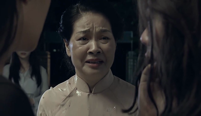 Phim Quỳnh Búp Bê tập 16: Quỳnh khóc lóc kể về quá khứ bị cha ruột cưỡng hiếp và mẹ đuổi khỏi nhà Phim Quỳnh Búp Bê tập 16: Quỳnh khóc lóc kể về quá khứ bị cha ruột cưỡng hiếp và mẹ đuổi khỏi nhà