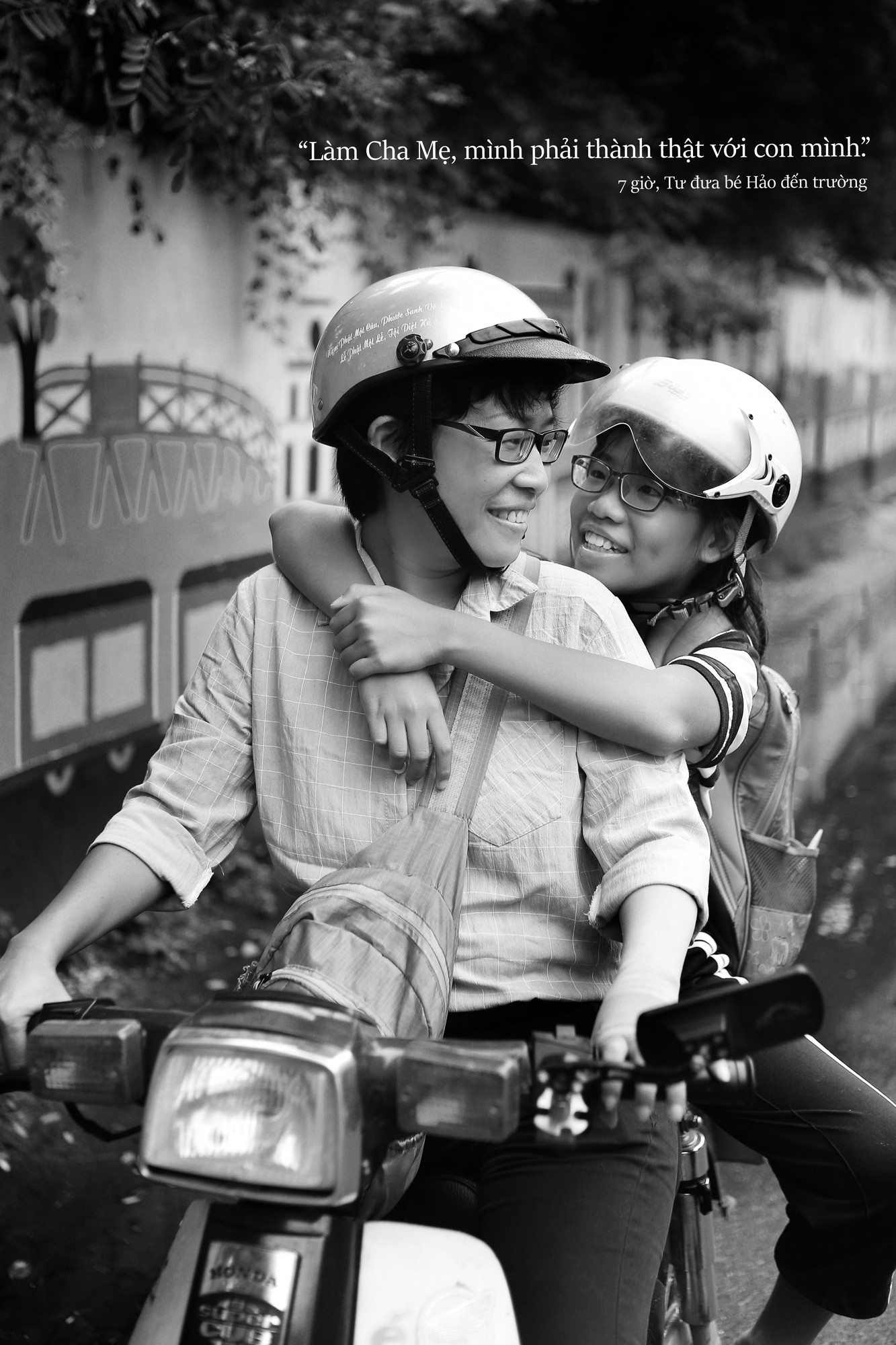 24 giờ của Tư: Bộ ảnh xúc động về người mẹ đơn thân chiến đấu với căn bệnh ung thư cùng cô con gái 12 tuổi