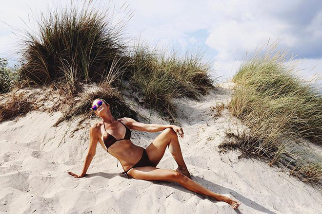 Bà ngoại U50 gây choáng MXH với vẻ ngoài trẻ trung, xinh đẹp bất chấp tuổi tác