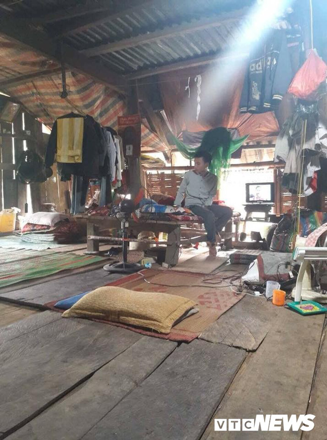 Nam sinh bị trường Sỹ quan Thông tin trả về địa phương được 2 doanh nghiệp nhận đỡ đầu