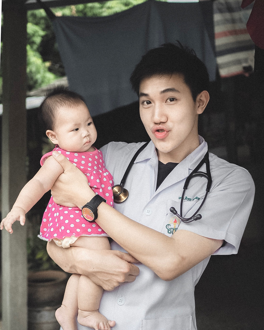 Soái ca trường Y Thái Lan đẹp trai như tài tử, cao 1,81 m