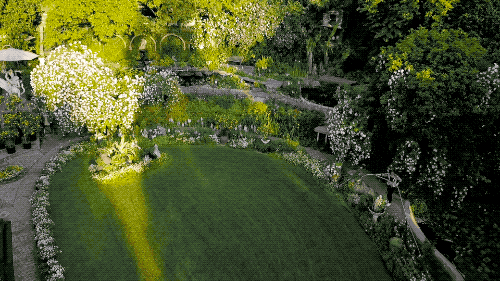 Khu vườn rộng 5000m² đẹp như cổ tích được cải tạo từ bãi đất hoang của người đàn ông 70 tuổi