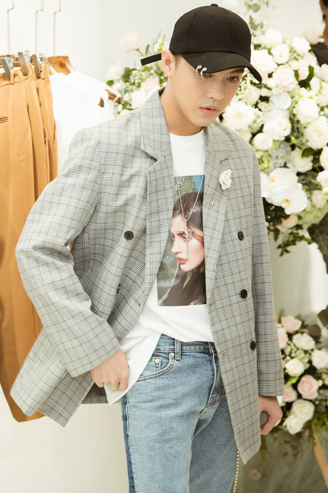 Sau khi hủy hết show để nghỉ ngơi vì ồn ào kiện tụng, Noo Phước Thịnh xuất hiện với hình ảnh khiến nhiều người cảm phục