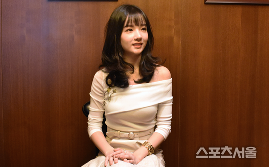 Nữ CĐV Việt được phỏng vấn trực tiếp tại Hàn Quốc, tiết lộ dự định bất ngờ