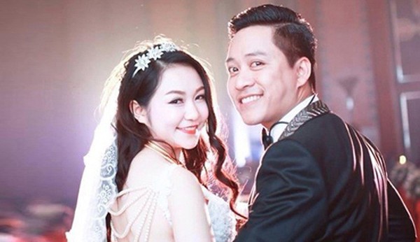 Người vợ khiến Tuấn Hưng mỉm cười sau giọt nước mắt cay đắng vì bị hủy show phút chót