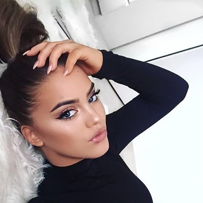 7 tuyệt chiêu trang điểm tưởng khó mà dễ có thể giúp khuôn mặt chị em trở nên thanh thoát, nhỏ gọn ngay tức khắc