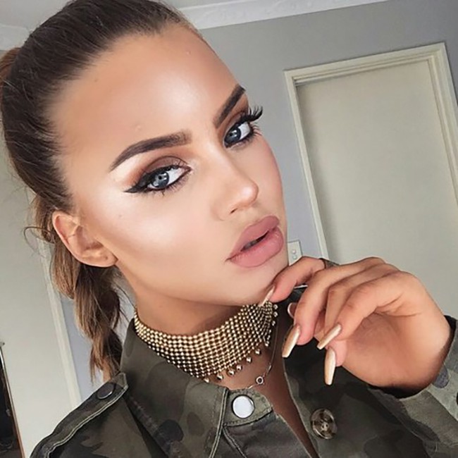 7 tuyệt chiêu trang điểm tưởng khó mà dễ có thể giúp khuôn mặt chị em trở nên thanh thoát, nhỏ gọn ngay tức khắc