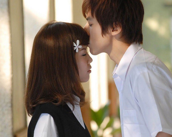 Chồng đay nghiến vợ sau đêm tân hôn, nhưng vợ không oán giận mà chỉ để lại đúng một mẩu giấy khiến chồng ân hận bội phần