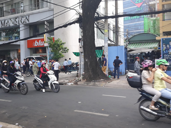 Cô gái trẻ 19 tuổi chết thương tâm khi rơi từ tòa nhà cao tầng ở Sài Gòn xuống đất