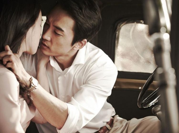 Phát hiện sự thật xót xa nhờ chiếc ô tô có biển tứ quý của chồng