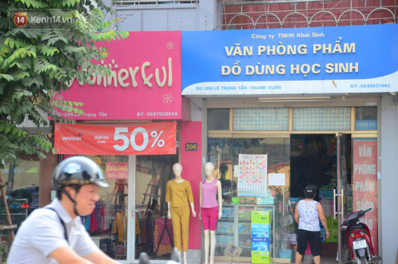 Tuyến phố kiểu mẫu đầu tiên ở Hà Nội thất bại sau 2 năm thử nghiệm đồng phục biển hiệu