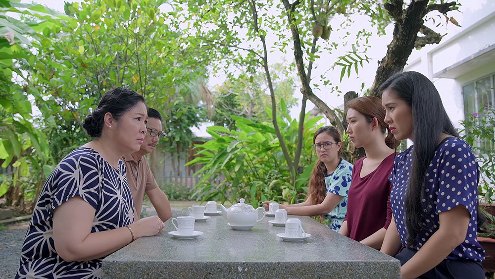 Phim Gạo nếp gạo tẻ tập 68: Biết chuyện Công ăn cắp tiền, Hương mủi lòng cho mẹ con bà Linh ở lại Phim Gạo nếp gạo tẻ tập 68: Biết chuyện Công ăn cắp tiền, Hương mủi lòng cho mẹ con bà Linh ở lại