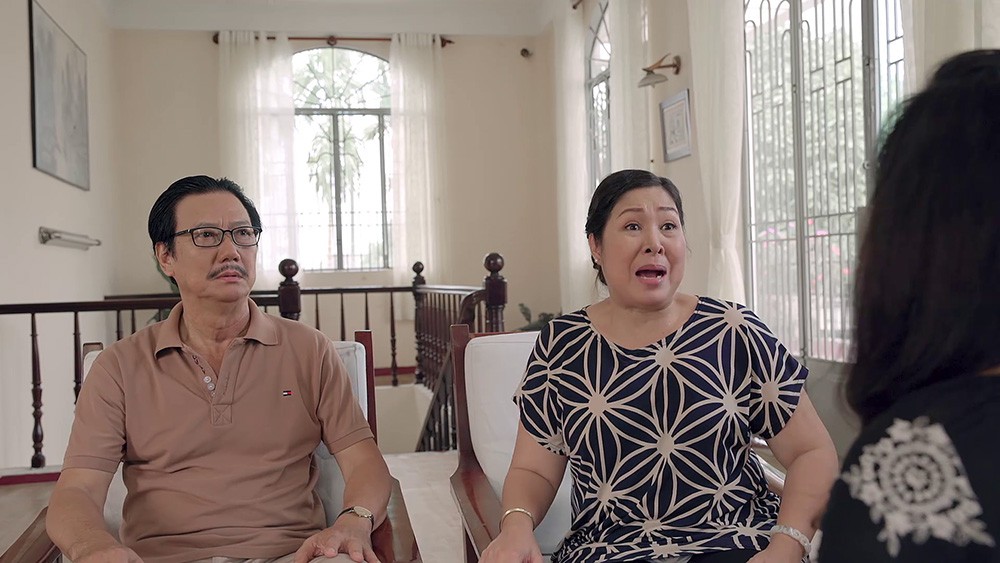 Phim Gạo nếp gạo tẻ tập 68: Biết chuyện Công ăn cắp tiền, Hương mủi lòng cho mẹ con bà Linh ở lại Phim Gạo nếp gạo tẻ tập 68: Biết chuyện Công ăn cắp tiền, Hương mủi lòng cho mẹ con bà Linh ở lại