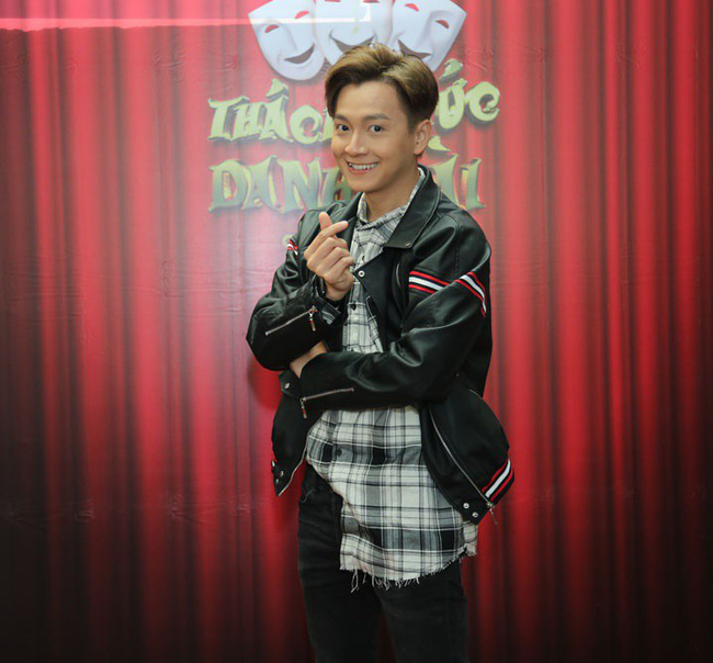 Trường Giang - Ngô Kiến Huy bỏ họp báo Thách thức danh hài nửa chừng để chạy show Trường Giang - Ngô Kiến Huy bỏ họp báo Thách thức danh hài nửa chừng để chạy show