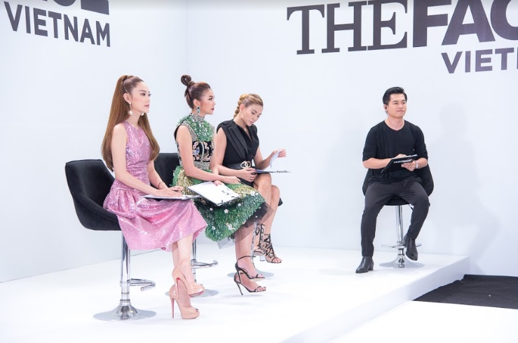 Thanh Hằng lên tiếng về việc ngồi giữa tại The Face: Tôi không chối bỏ vị trí mà tôi xứng đáng có Thanh Hằng lên tiếng về việc ngồi giữa tại The Face: Tôi không chối bỏ vị trí mà tôi xứng đáng có
