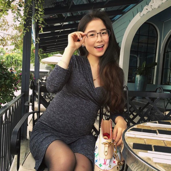 Thời đại của những Rich Mom lên ngôi: Xinh đẹp có con ngoan chồng giỏi lại sở hữu cuộc sống giàu sang đáng ngưỡng mộ Thời đại của những Rich Mom lên ngôi: Xinh đẹp có con ngoan chồng giỏi lại sở hữu cuộc sống giàu sang đáng ngưỡng mộ
