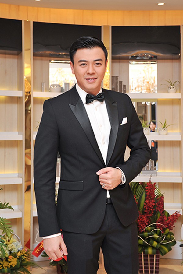 MC Chiếc nón kỳ diệu sau khi kết hôn, rời VTV giờ ra sao?