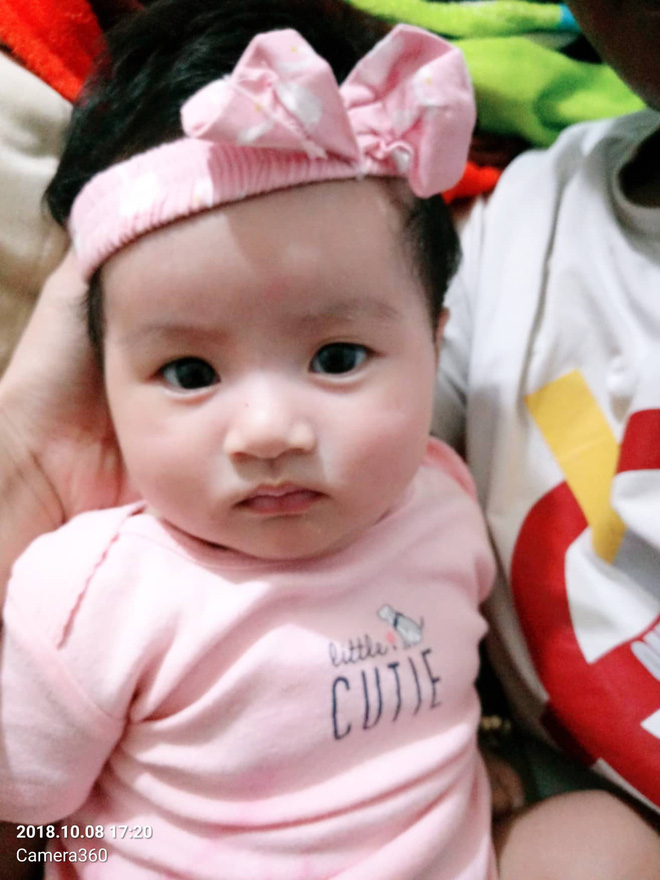 Khoảnh khắc các bô lão quây quần bàn luận sôi nổi để đặt tên cho cháu gái và sự thật phía sau khiến nhiều người bật cười