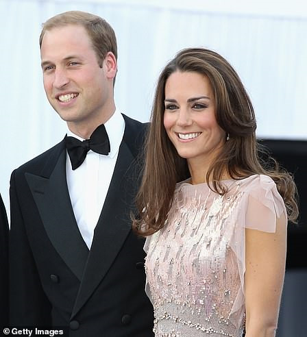 Thói quen mặc lại váy cũ của công nương Kate Middleton Thói quen mặc lại váy cũ của công nương Kate Middleton