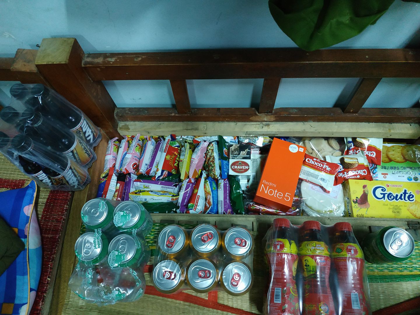 Sinh viên khắp nơi khoe đồ tiếp tế của cha mẹ: Nhà có gì ngon nhất là gửi hết cho con cái