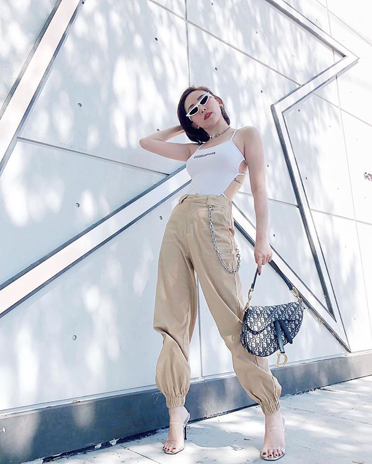 Mẫu túi hình yên ngựa đang được Tóc Tiên và sao Việt yêu thích