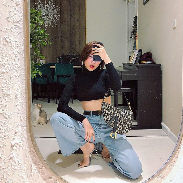 Mẫu túi hình yên ngựa đang được Tóc Tiên và sao Việt yêu thích