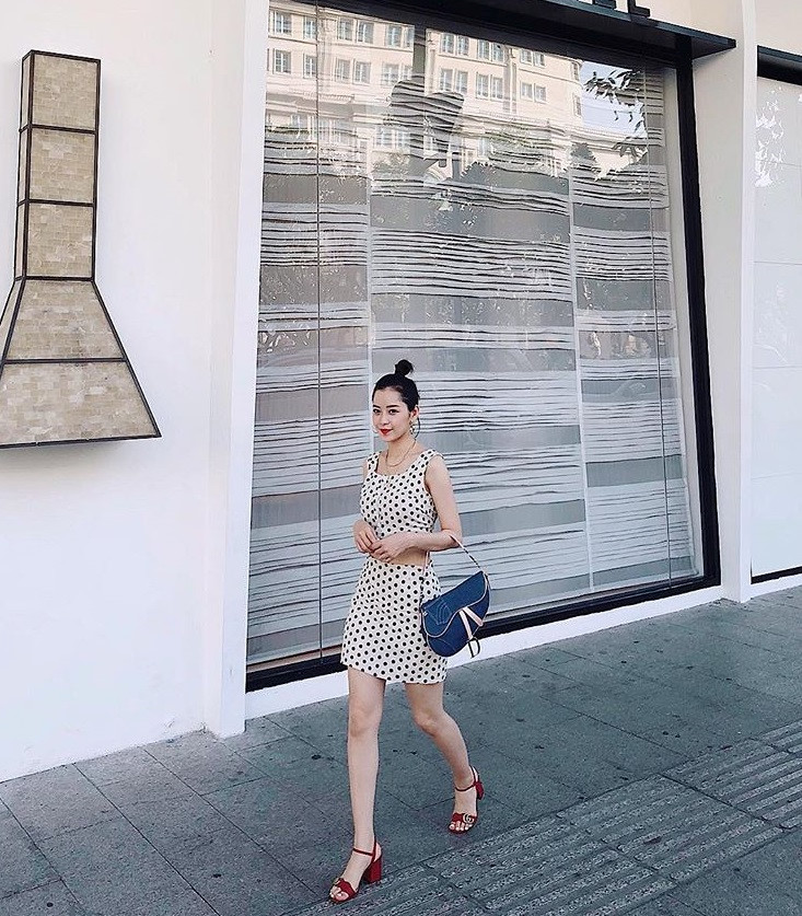 Mẫu túi hình yên ngựa đang được Tóc Tiên và sao Việt yêu thích