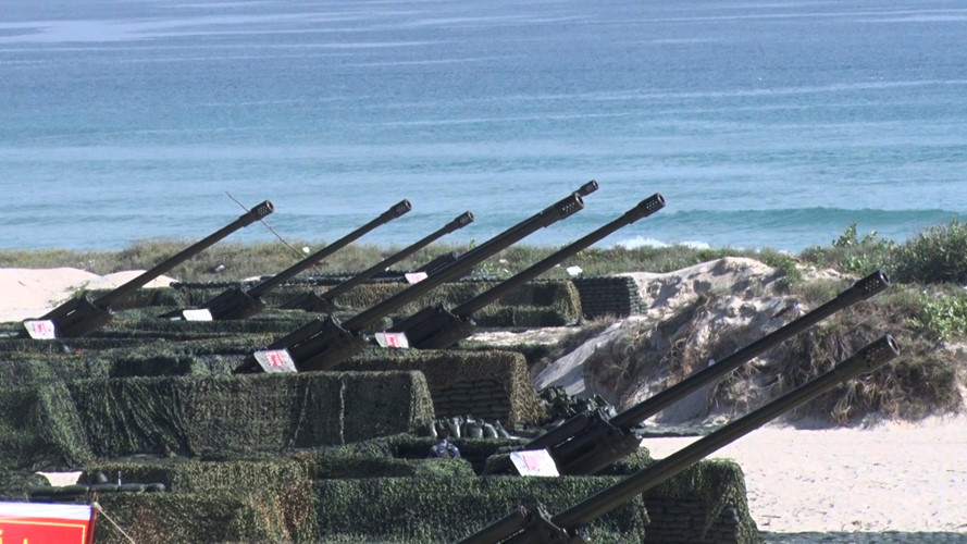 Bộ Tư lệnh Hải quân kiểm tra Cụm lực lượng Hải quân 4 bắn đạn thật