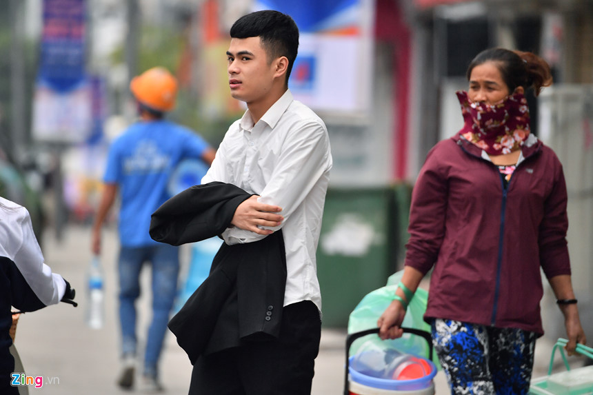 Phố phường Hà Nội lạnh như mùa đông