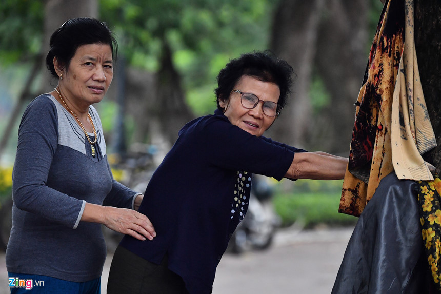 Phố phường Hà Nội lạnh như mùa đông