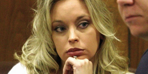 Câu chuyện rùng rợn của những người đàn bà xinh đẹp nhưng chết chóc nhất hành tinh