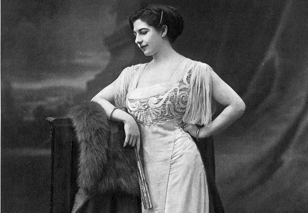 Câu chuyện rùng rợn của những người đàn bà xinh đẹp nhưng chết chóc nhất hành tinh