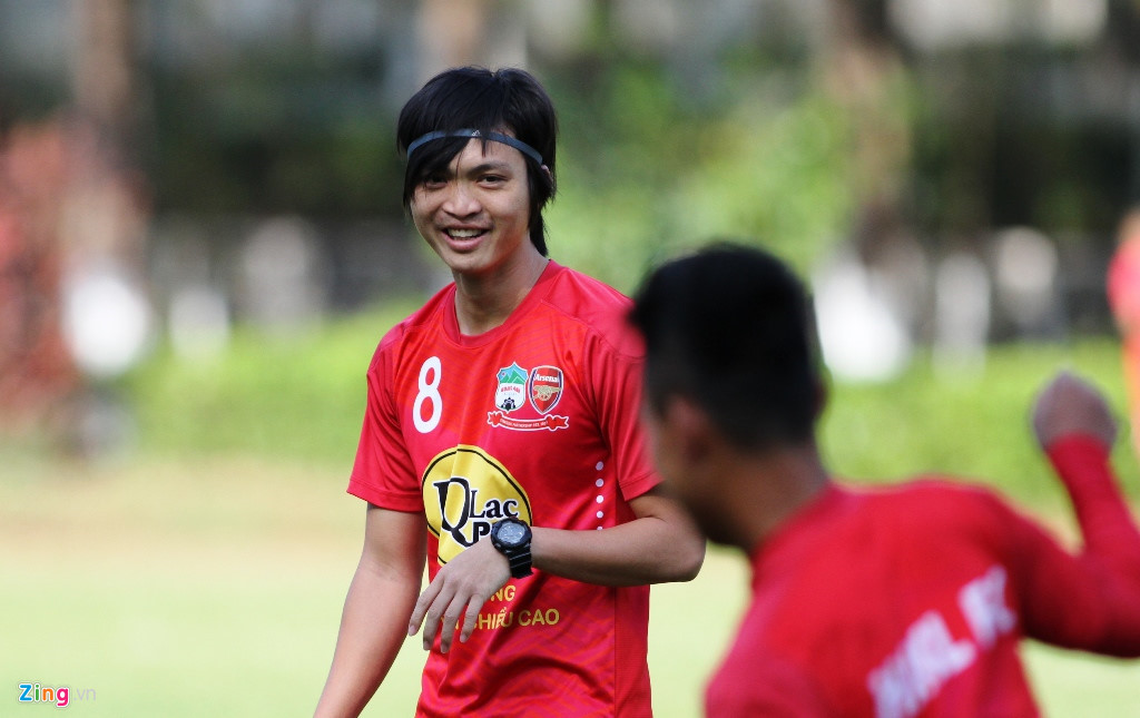 Bầu Đức và cái giá phải trả cho người tiên phong