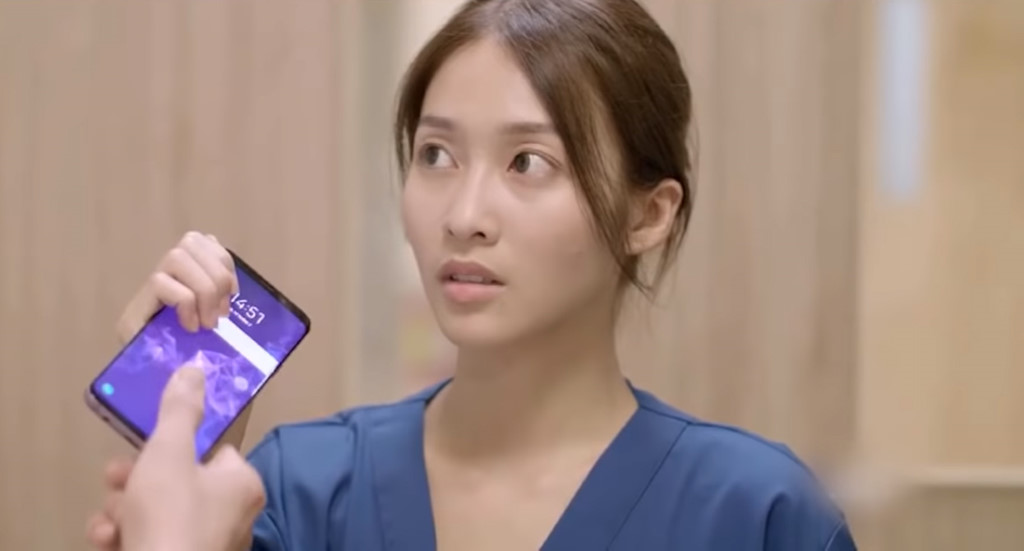 Hậu duệ mặt trời bản Việt: Sạn to như... đá tảng!