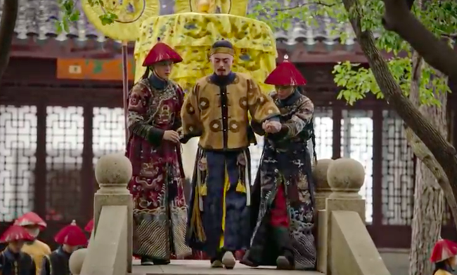 Thị tẩm kỹ nữ đến mức bước đi không nổi, Hoắc Kiến Hoa chính là Càn Long hoang dâm nhất màn ảnh