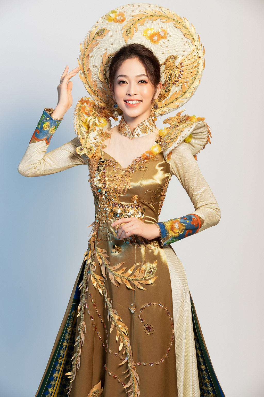 Hé lộ trang phục dân tộc lộng lẫy của Phương Nga tại Hoa hậu Hòa bình Quốc tế 2018 Hé lộ trang phục dân tộc lộng lẫy của Phương Nga tại Hoa hậu Hòa bình Quốc tế 2018