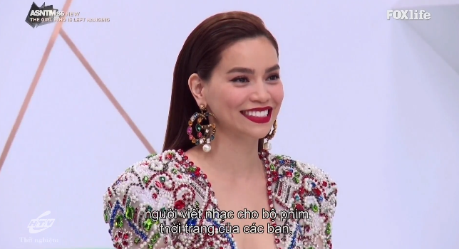 Clip: Hồ Ngọc Hà xuất hiện đẳng cấp, lăn xả thị phạm thí sinh Asias Next Top Model 2018 Clip: Hồ Ngọc Hà xuất hiện đẳng cấp, lăn xả thị phạm thí sinh Asias Next Top Model 2018
