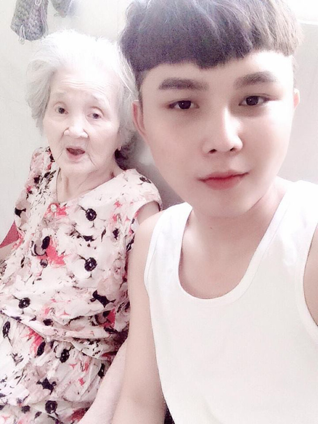 Hai bà cháu trong series clip đút cơm cho bà ngoại Công chúa U90 siêu dễ thương đã qua đời, CĐM vô cùng xót thương