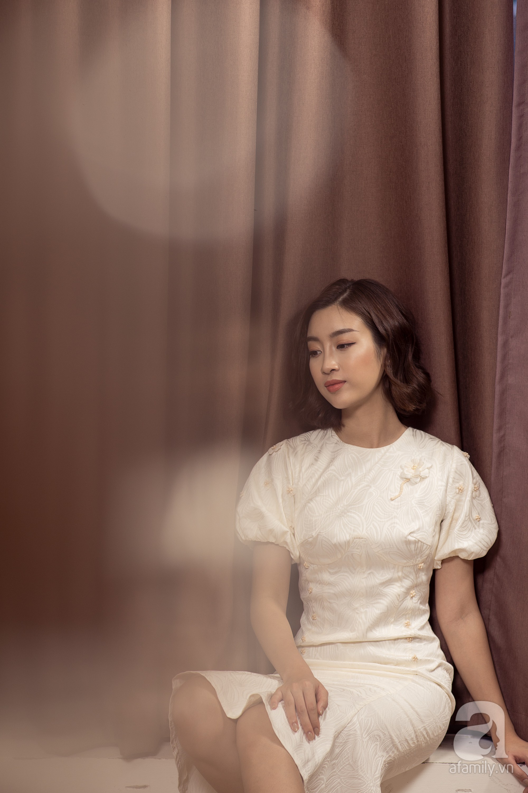 Hoa hậu Đỗ Mỹ Linh: Tôi đã phải cố gắng rất nhiều, giờ lẽ nào lại dành tình yêu cho một chàng trai kém cỏi Hoa hậu Đỗ Mỹ Linh: Tôi đã phải cố gắng rất nhiều, giờ lẽ nào lại dành tình yêu cho một chàng trai kém cỏi