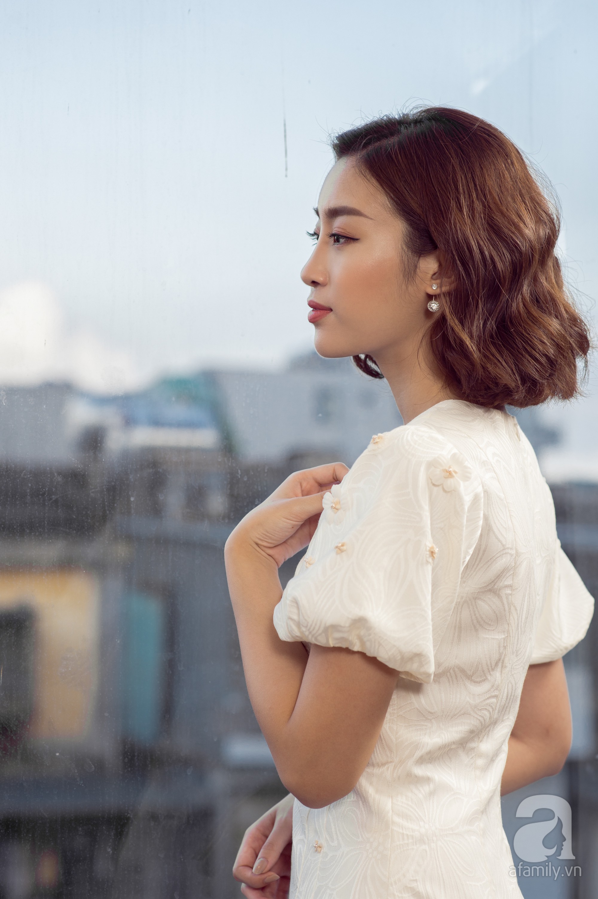 Hoa hậu Đỗ Mỹ Linh: Tôi đã phải cố gắng rất nhiều, giờ lẽ nào lại dành tình yêu cho một chàng trai kém cỏi Hoa hậu Đỗ Mỹ Linh: Tôi đã phải cố gắng rất nhiều, giờ lẽ nào lại dành tình yêu cho một chàng trai kém cỏi