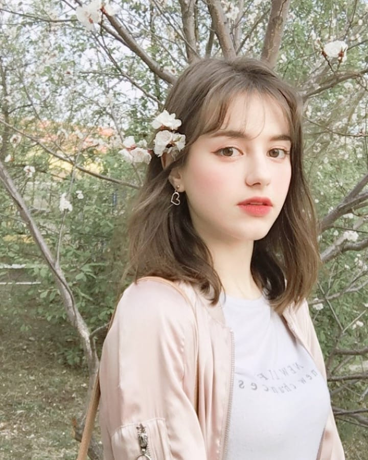 Hot girl Nga 10X được khen xinh như búp bê, giỏi 3 thứ tiếng Hot girl Nga 10X được khen xinh như búp bê, giỏi 3 thứ tiếng