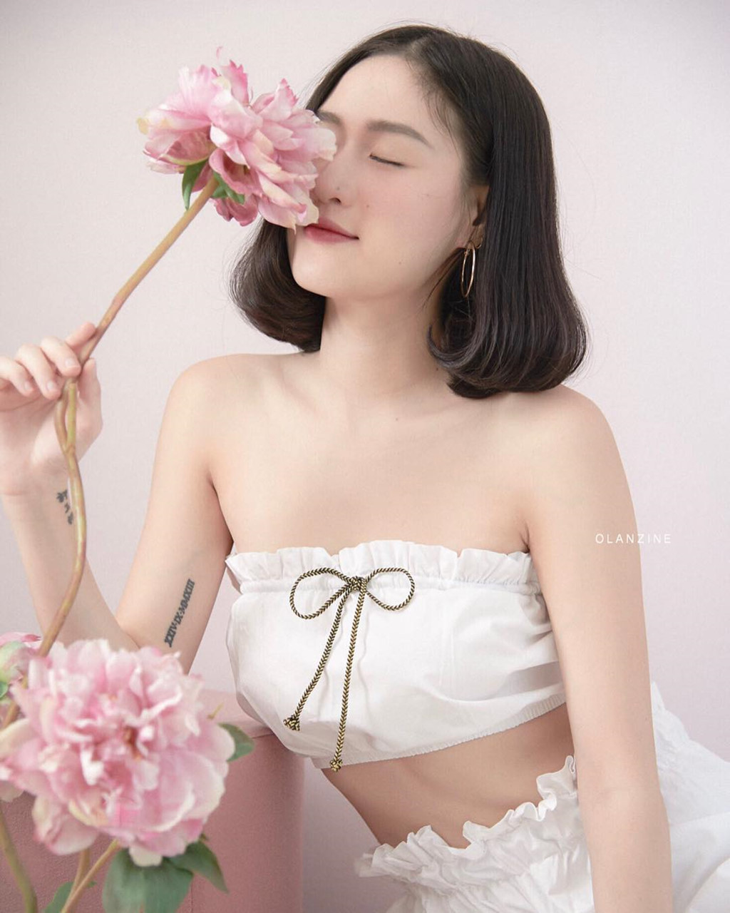 Hot girl Thái Lan có vòng eo con kiến, trẻ hơn nhiều so với tuổi 30