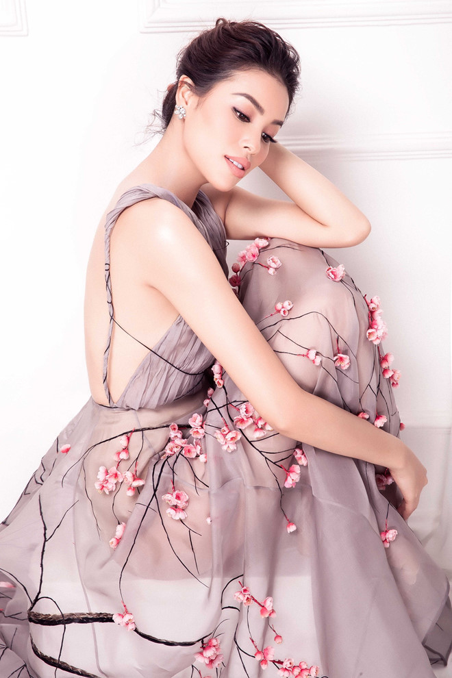 Phạm Hương lên tiếng về tin bí mật sang Mỹ sinh con