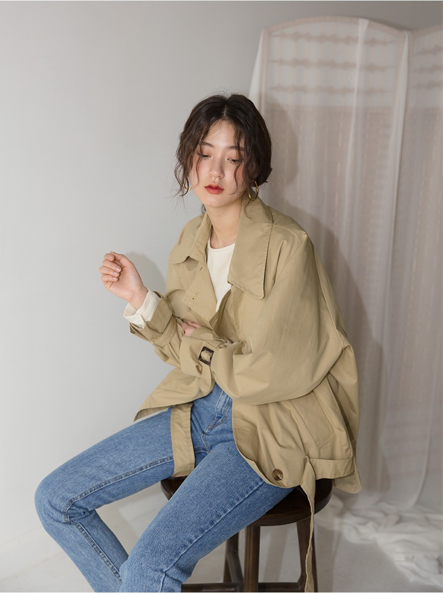 Ngại mặc trench coat vì sợ nuốt người, nàng mét rưỡi có ngay một phiên bản dáng lửng giúp tôn chiều cao cực đỉnh này Ngại mặc trench coat vì sợ nuốt người, nàng mét rưỡi có ngay một phiên bản dáng lửng giúp tôn chiều cao cực đỉnh này