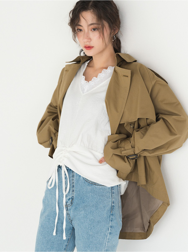 Ngại mặc trench coat vì sợ nuốt người, nàng mét rưỡi có ngay một phiên bản dáng lửng giúp tôn chiều cao cực đỉnh này Ngại mặc trench coat vì sợ nuốt người, nàng mét rưỡi có ngay một phiên bản dáng lửng giúp tôn chiều cao cực đỉnh này